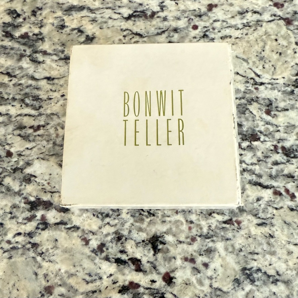 Vintage Bonwit Teller Lid Square White Gift Storage Box Embossed Beverly Hills